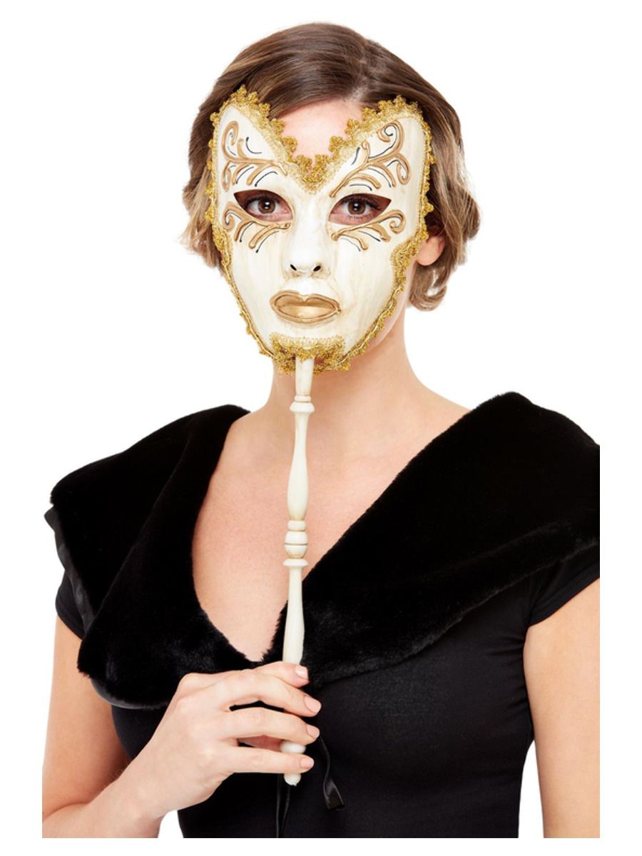 Mask Veneetsia, pulga otsas